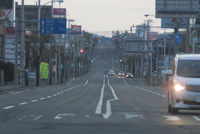 webnews今朝の北見/交差点から奥は常呂方面