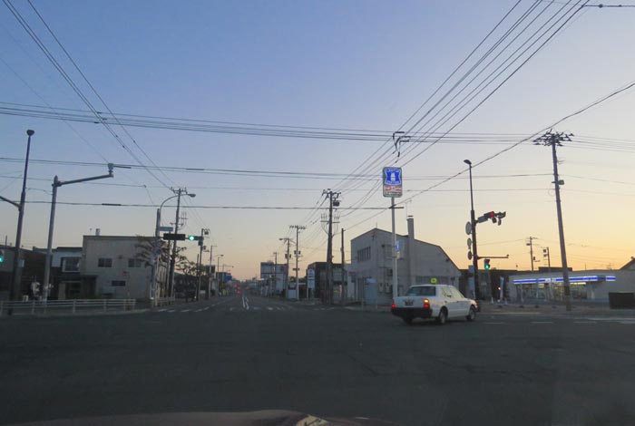 webnews今朝の北見/交差点から奥は常呂方面