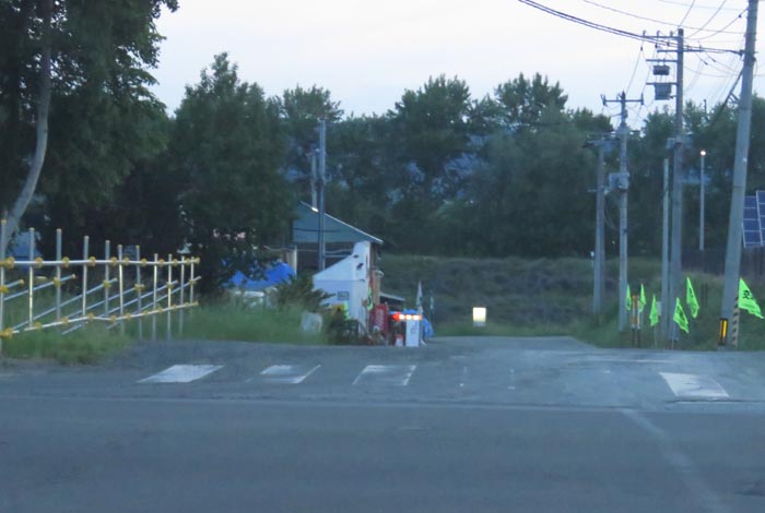 webnews今朝の北見/交差点から奥が無加川の右岸堤防
