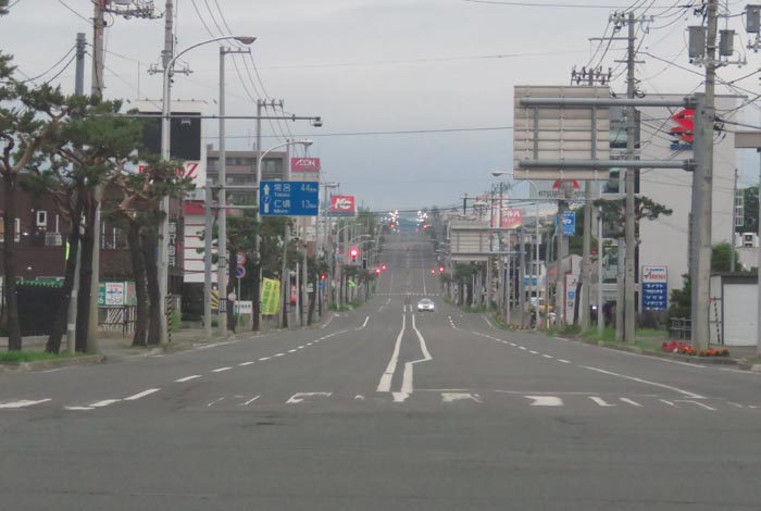 webnews今朝の北見/交差点から奥は常呂方面