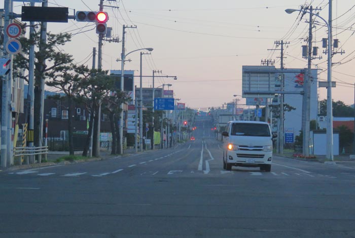 webnews今朝の北見/交差点から奥は常呂方面