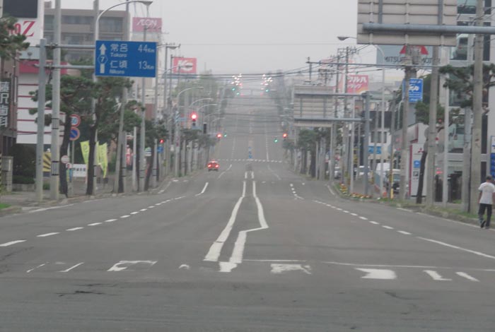 webnews今朝の北見/交差点から奥は常呂方面