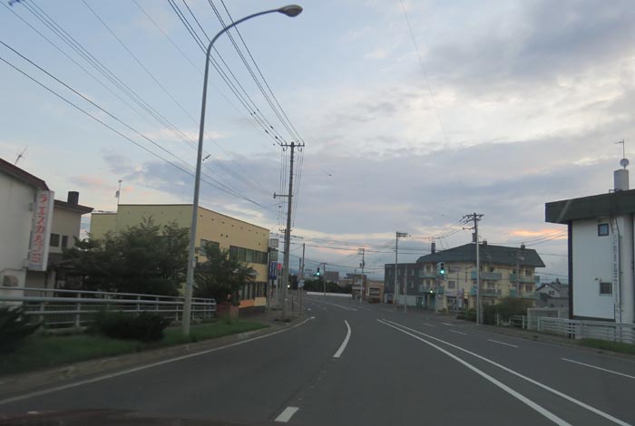 webnews今朝の北見/無加川橋を渡り南大通り交差点方向