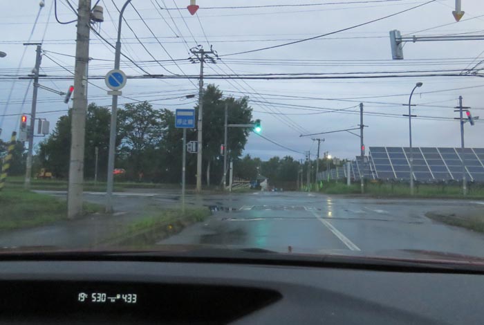 webnews今朝の北見/交差点から奥が無加川の右岸堤防