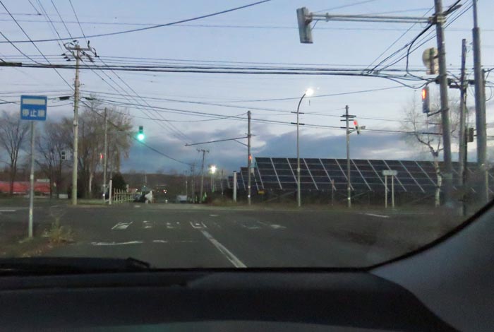 webnews今朝の北見/交差点から奥が無加川の右岸堤防