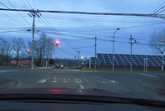 webnews今朝の北見/交差点から奥が無加川の右岸堤防