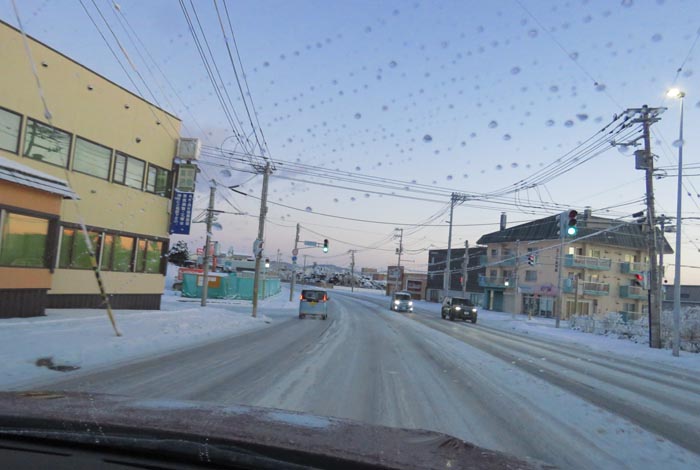 webnews今朝の北見/無加川橋を渡り南大通り交差点方向