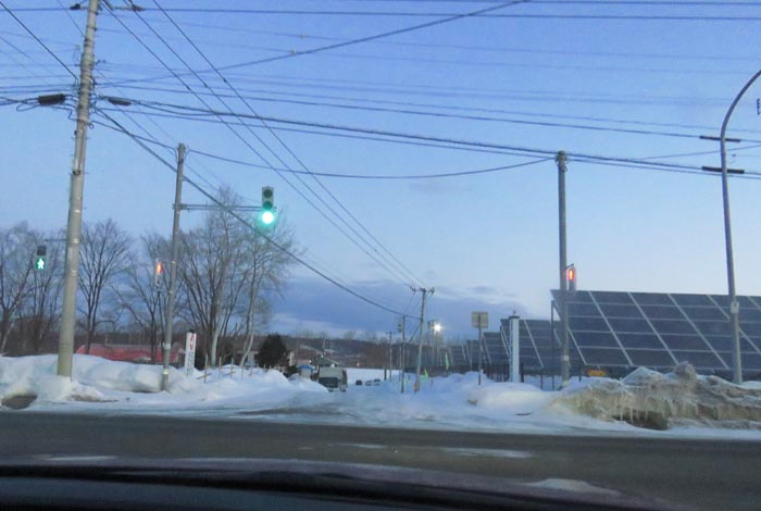 webnews今朝の北見/交差点から奥が無加川の右岸堤防