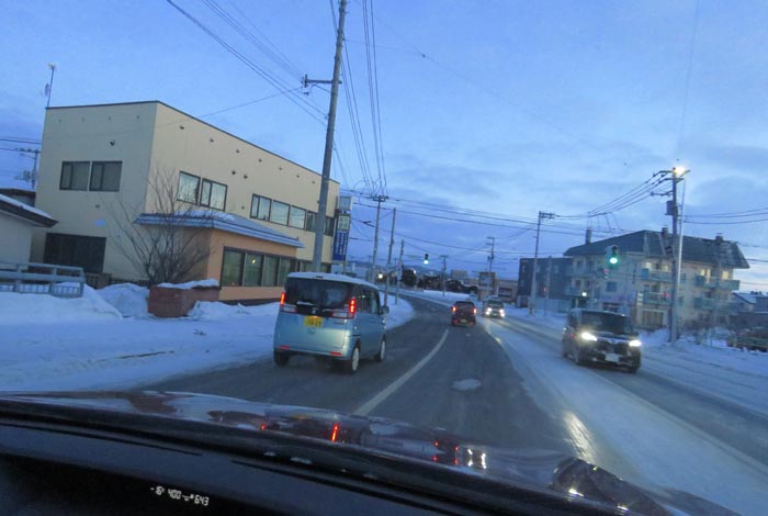 webnews今朝の北見/無加川橋を渡り南大通り交差点方向