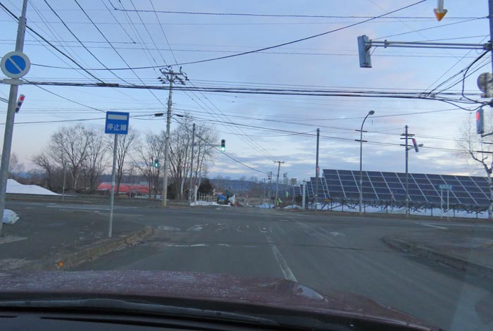 webnews今朝の北見/交差点から奥が無加川の右岸堤防