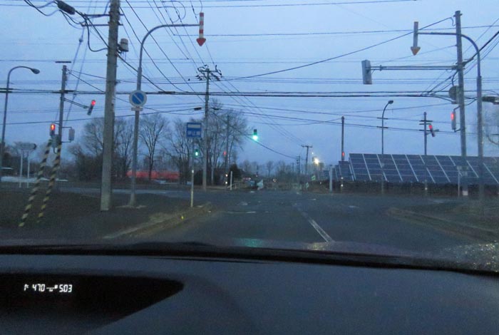 webnews今朝の北見/交差点から奥が無加川の右岸堤防