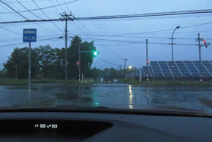 webnews今朝の北見/交差点から奥が無加川の右岸堤防